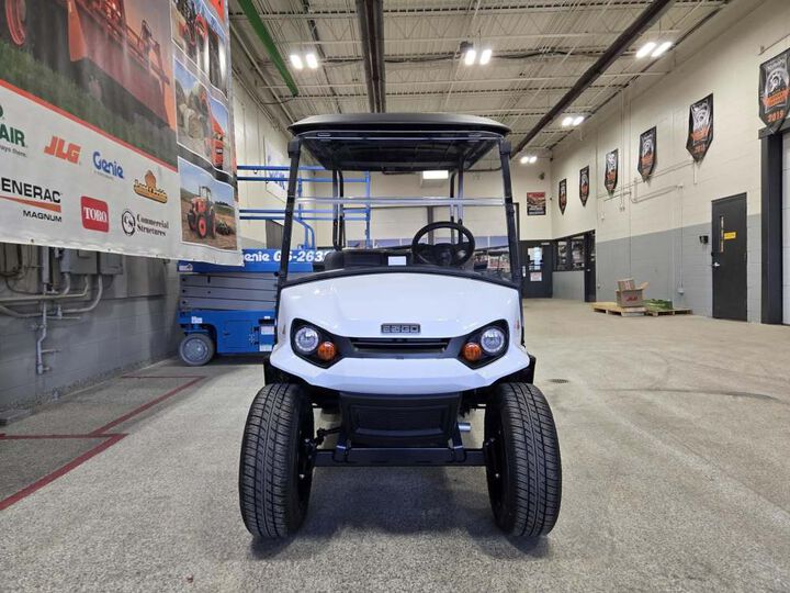 E-Z-GO Liberty Elite 4-Seat Electric Golf Cart Bright White, large image number 2