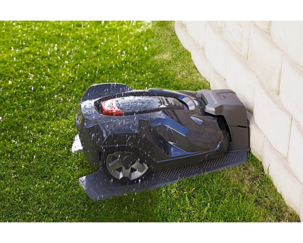 Husqvarna Automower 430XH Robotic Lawn Mower, large image number 8