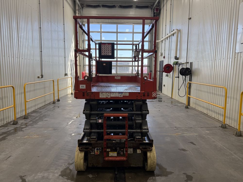 Skyjack SJIII4632 32 Ft Electric Slab Scissor Lift Used 2016, large image number 2