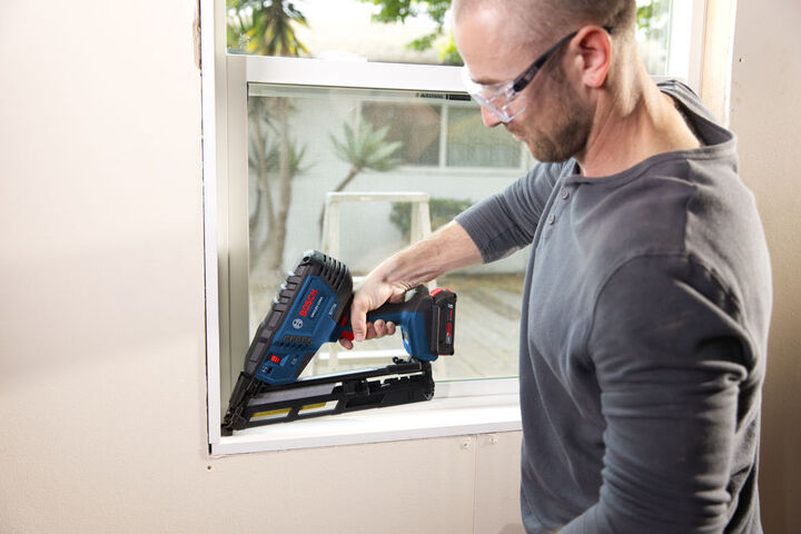 Bosch 18V 15 Gauge Angled Finish Nailer Kit, Reconditioned, large image number 5