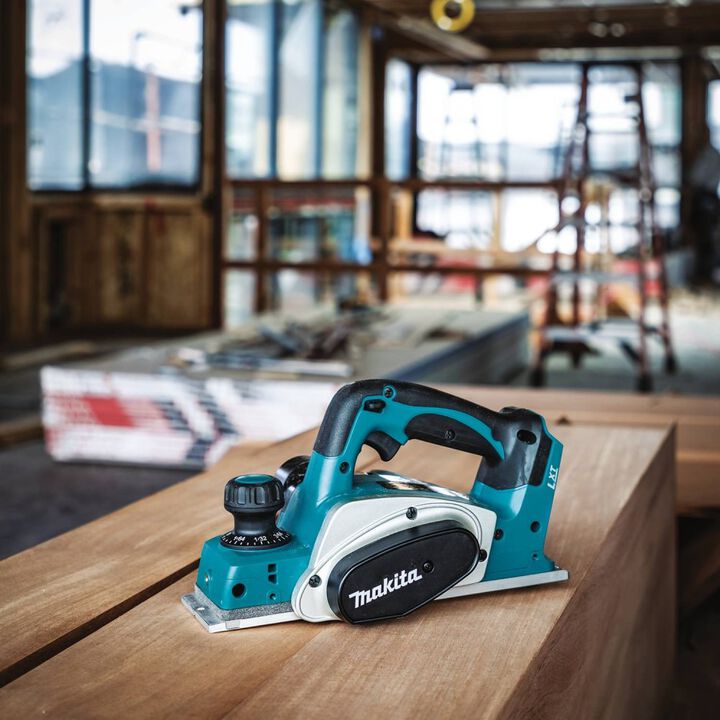 Makita 18V LXT Lithium-Ion Cordless 3-1/4 in. Planer (Bare Tool), large image number 2