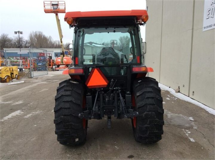 Kubota 40HP Deluxe Utility Tractor - 4WD - Cab with Heat and A/C, large image number 7