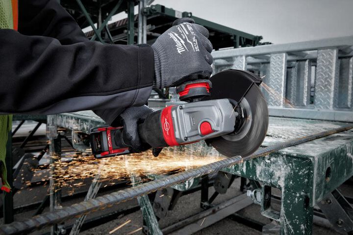 Milwaukee M18 FUEL 4 1/2inch-6inch Grinder No Lock Braking Paddle Switch (Bare Tool) Reconditioned, large image number 4