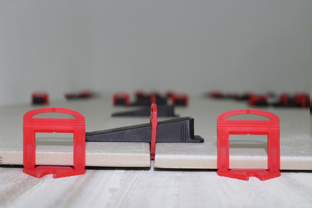 Rubi Tools Delta Leveling System 1/8 Inch Clips Bag of 400, large image number 3