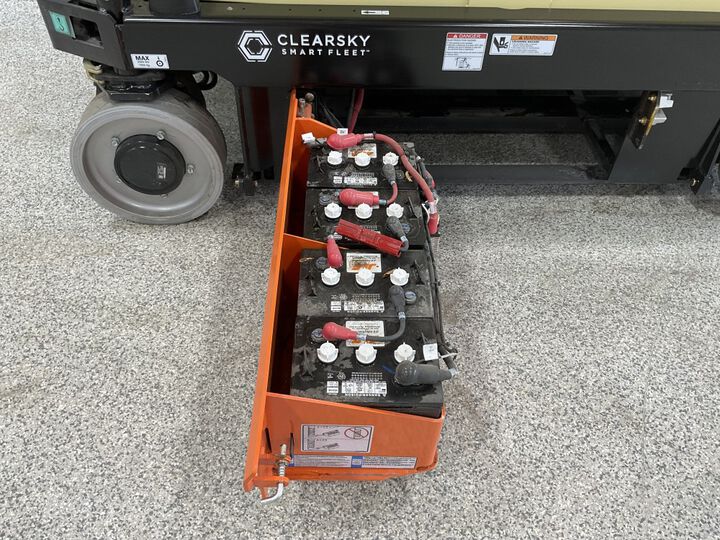 JLG ES3246 32 Foot Electric Slab Scissor Lift, large image number 13