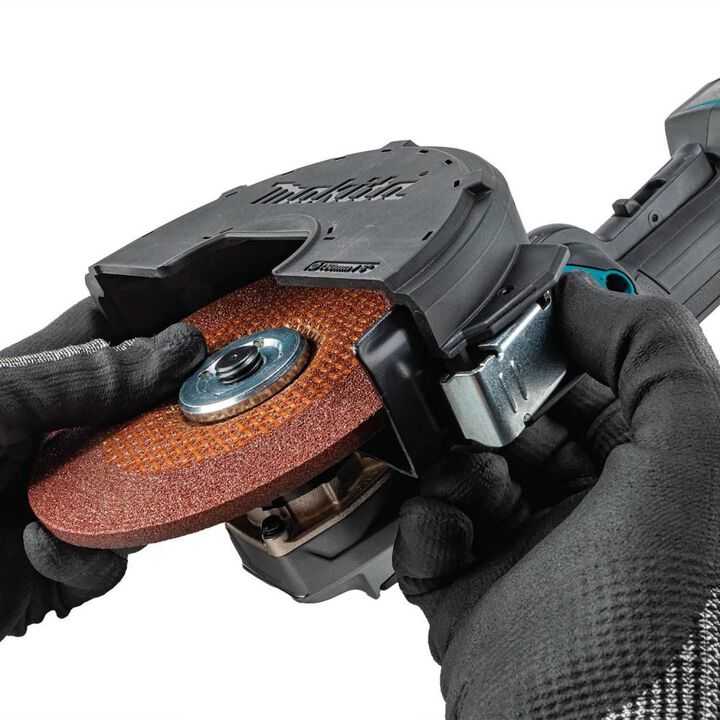 Makita 40V max XGT Cordless 4-1/2 in / 6 in Paddle Switch Angle Grinder (Bare Tool), large image number 18