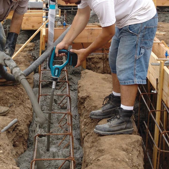 Makita 18V LXT Lithium-Ion Cordless 4 Ft. Concrete Vibrator Kit, large image number 9