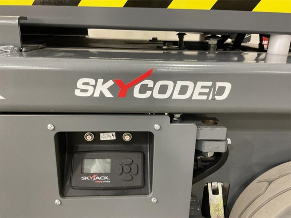 Skyjack 19' 500 lbs DC Electric Scissor Lift with E-Drive, large image number 17