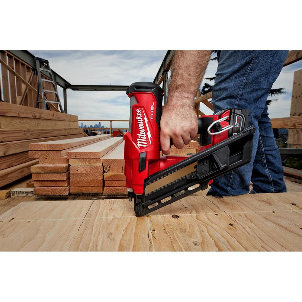 Milwaukee M18 FUEL 30 Degree Framing Nailer Kit & Extended Capacity Magazine, large image number 9