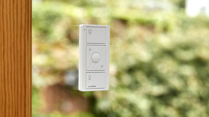 Lutron Caseta 120V 150W 1.25A Gloss White Original Smart Dimmer Switch, large image number 1