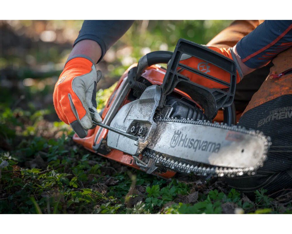Husqvarna 545 Mark II 18 Inch Bar S35G Gas-Powered Chainsaw, large image number 10