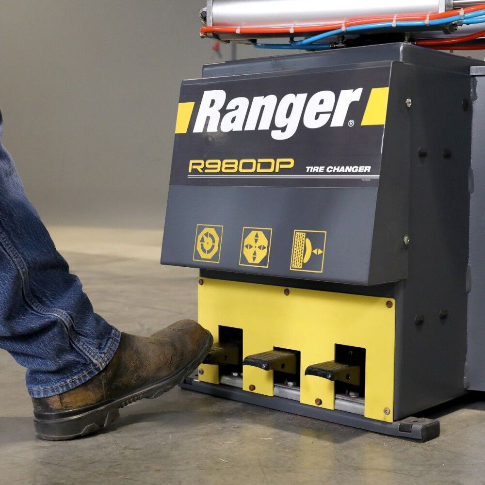 Ranger R980DP 208-240VAC Swing Arm Tire Changer with Dual-Tower Assist, large image number 6