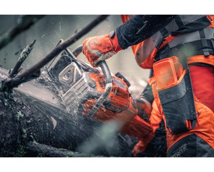 Husqvarna 592 XP G 28 Inch and C83 Chain 7.6HP Gas-Powered Chainsaw, large image number 12