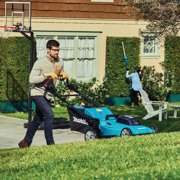 Makita 18V X2 (36V) LXT Lawn Mower Kit 21in Self Propelled with 4 Batteries, large image number 1