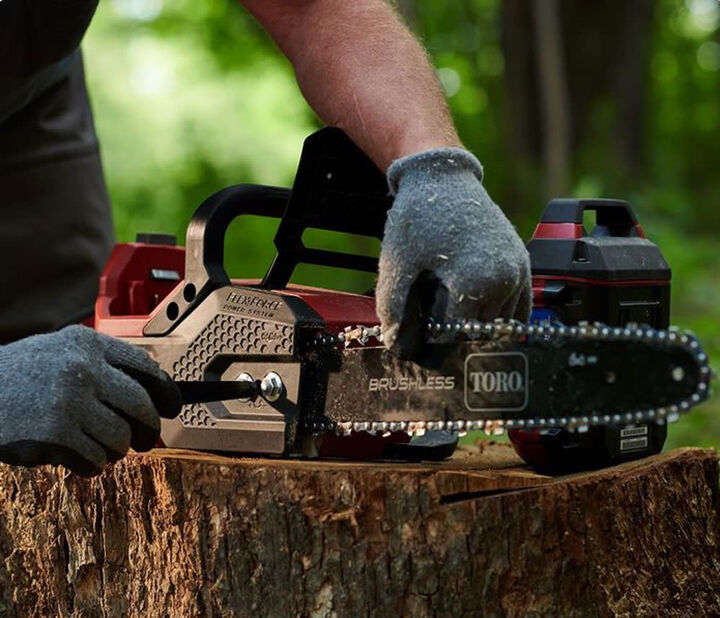 Toro 16inch Cordless Brushless Electric Chainsaw with 60V MAX Battery Power and Flex-Force Power System Kit, large image number 4