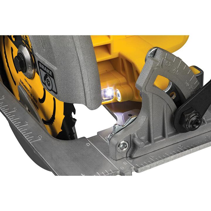 DEWALT 20V MAX POWER DETECT XR Brushless 7-1/4In Circular Saw Kit, large image number 4