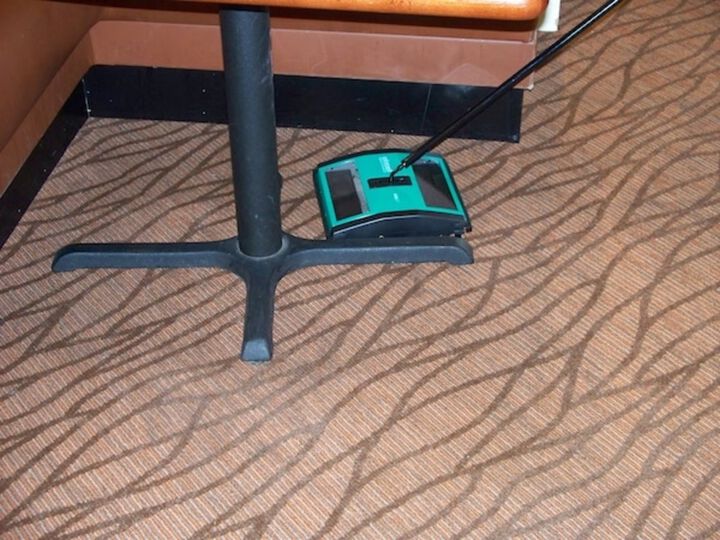 Bissell BigGREEN Commercial 9.5-in Manual Carpet and Hard Surface Commercial Floor Sweeper, large image number 1