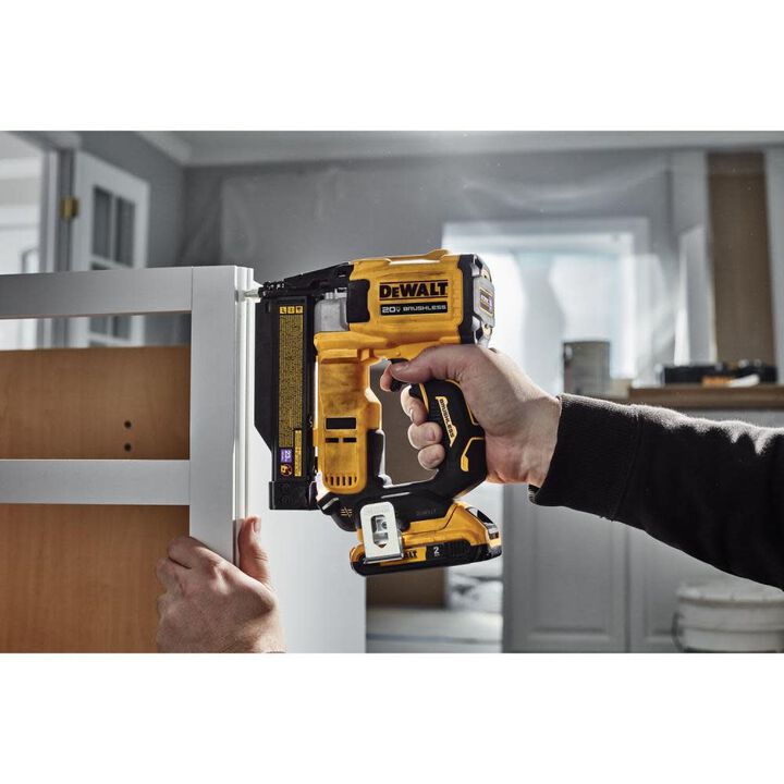 DEWALT ATOMIC Compact Series 20V MAX Pin Nailer 23 Gauge with 20V MAX XR POWERSTACK Compact Battery Bundle, large image number 7