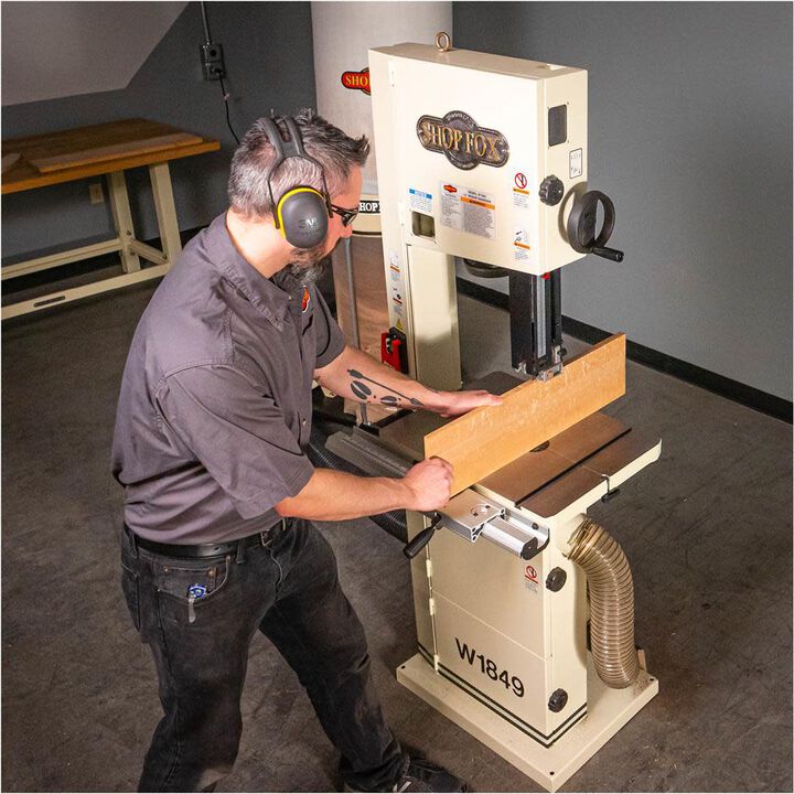 Shop Fox 14 Inch Resaw Bandsaw 110V/220V 2HP 1 Phase, large image number 2