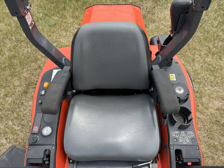 Kubota ZG222 48 Inch Gas Zero-Turn Lawn Mower Used 2016, large image number 11