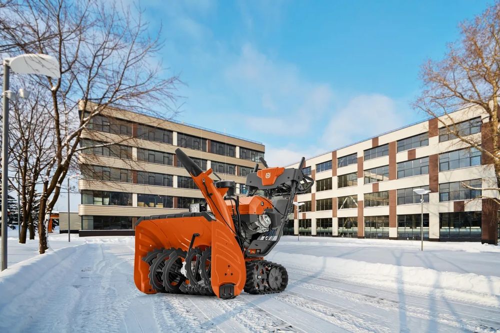 Husqvarna ST 424T Commercial Snow Blower 24in 301cc, large image number 3