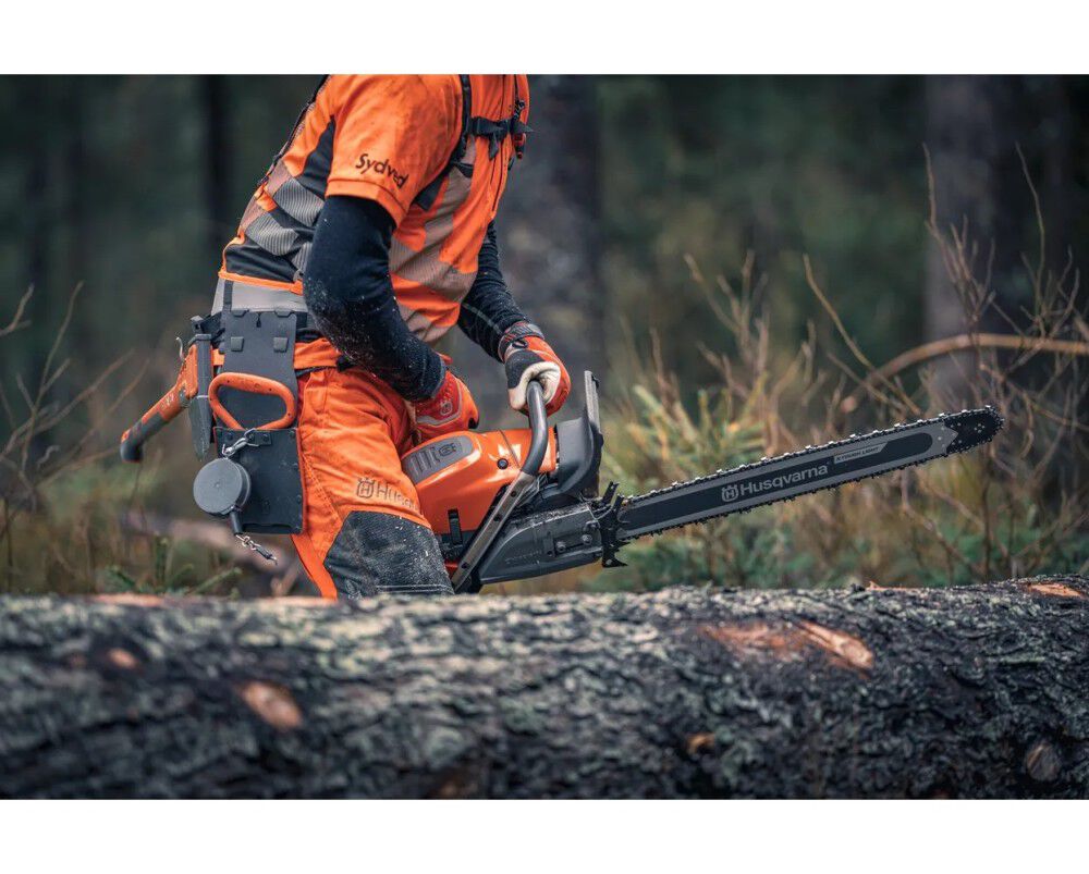 Husqvarna 592 XP 20 Inch and C83 Chain 7.6HP Gas-Powered Chainsaw, large image number 14