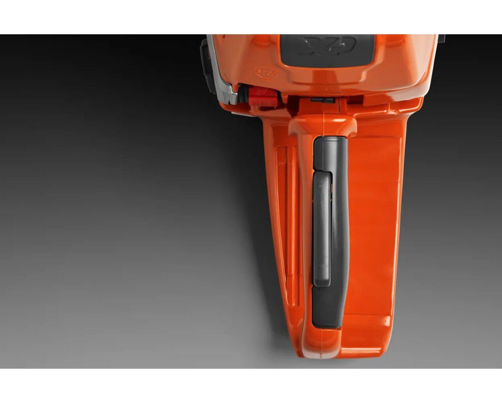 Husqvarna 572 XP 32 Inch and H83 Chain 5.8HP Gas-Powered Lightweight Chainsaw, large image number 17