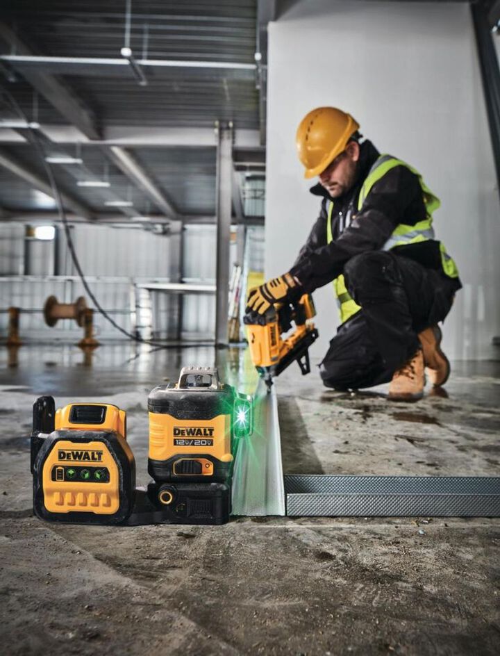 DEWALT 20V 3 x 360 Green Laser with Battery and Charger, large image number 4