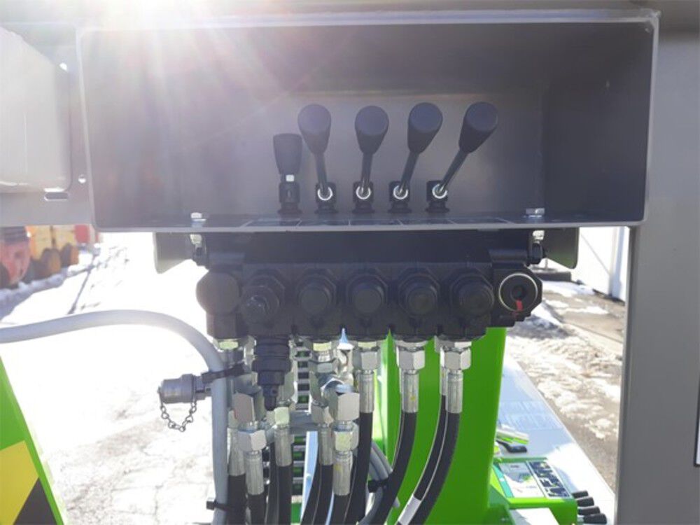 Niftylift TM34TG 34 Ft. Gas Powered Trailer Mounted Towable Cherry Picker, large image number 14