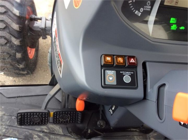 Kubota 40HP Deluxe Utility Tractor - 4WD - Cab with Heat and A/C, large image number 20