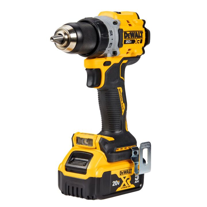 DEWALT 20V MAX Cordless Drill/Driver Kit and Circular Saw Bundle, large image number 2