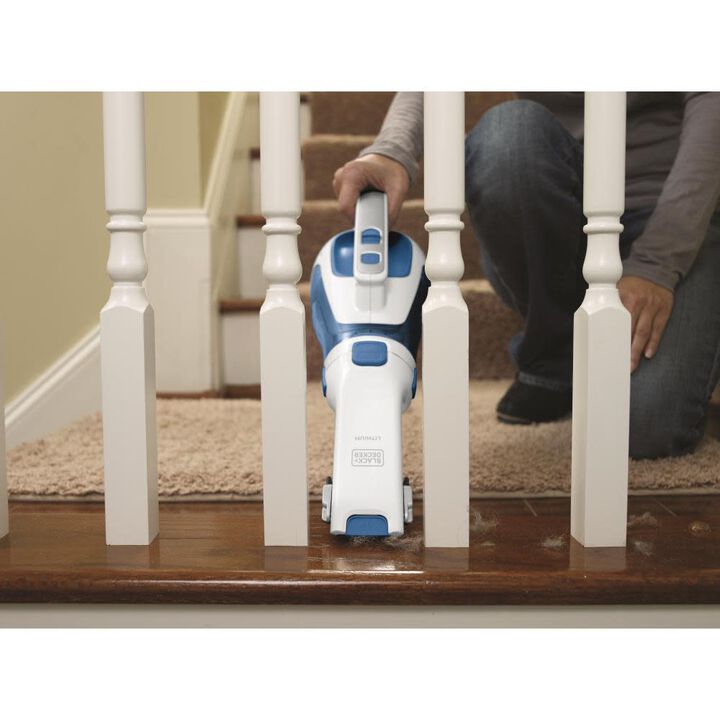 Black and Decker Cordless Lithium Hand Vacuum (HHVI320JR02), large image number 1