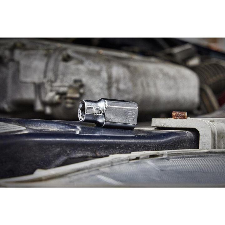 Milwaukee 3/8 in. Drive 11mm Metric 6-Point Deep Socket, large image number 4