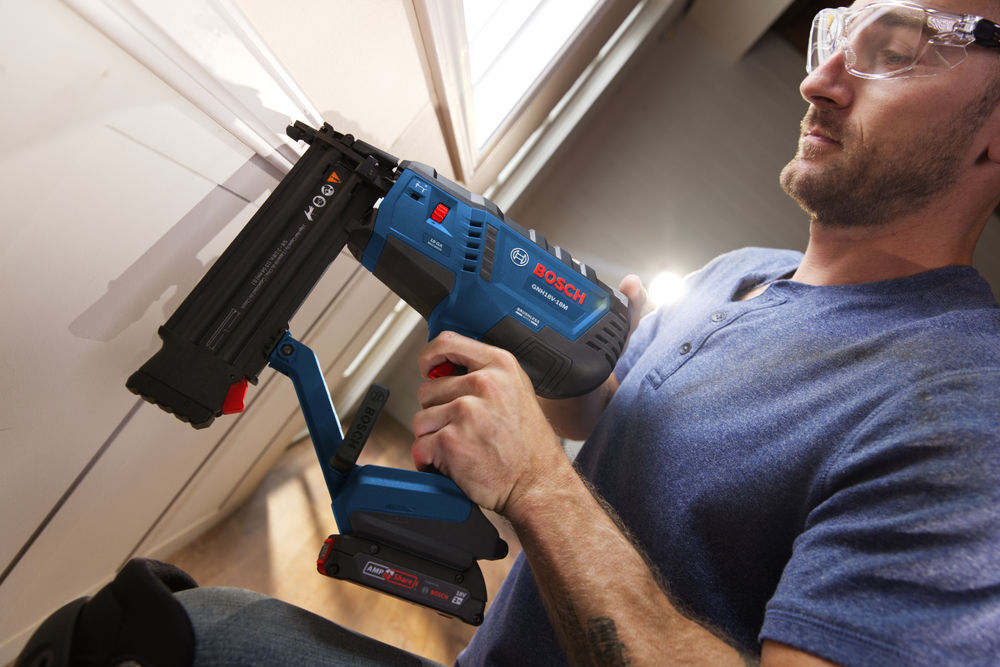 Bosch 18V Brushless 18 Gauge Brad Nailer Kit, large image number 6