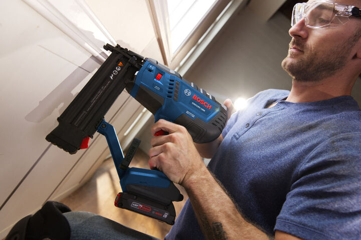 Bosch 18V Brushless 18 Gauge Brad Nailer Kit, large image number 5