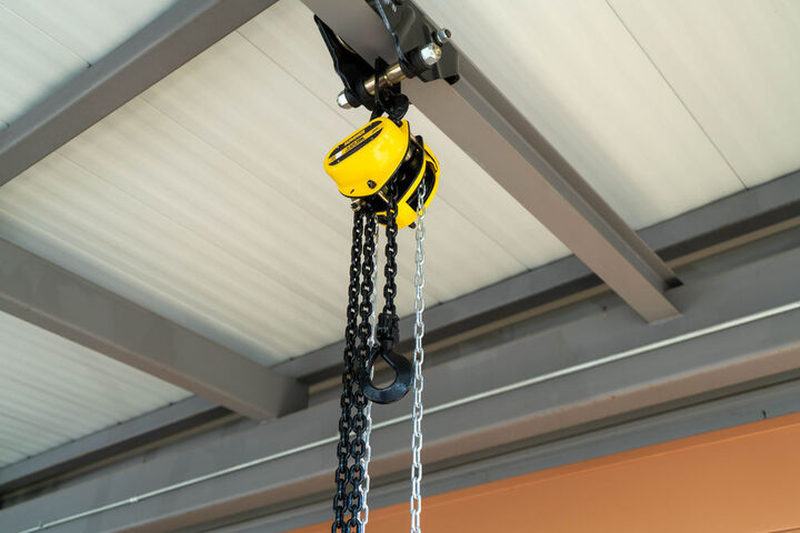 Sumner PCB150C20WO 1-1/2 Ton Chain Hoist 20 Ft. Lift with Overload Protection, large image number 3