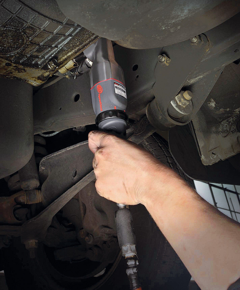 Ingersoll Rand 1/2 In. Drive Bottom Exhaust Air Powered Angle Impact Wrench, large image number 3