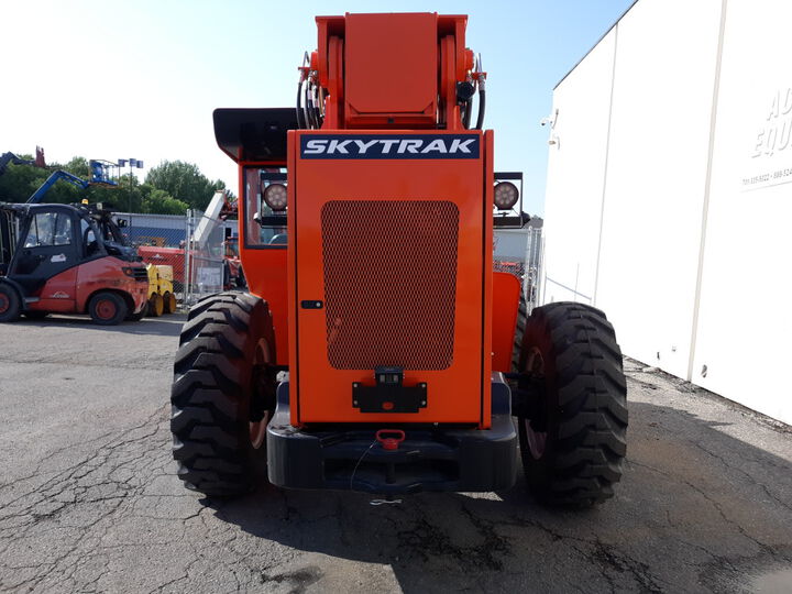 JLG SkyTrak 8042 Telehandler Max Lift Weight 8000 Lb. and Height 41' 11in, large image number 8