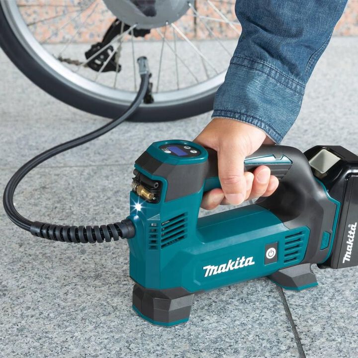 Makita 18V LXT Lithium-Ion Cordless Inflator Kit (1.5Ah), large image number 3