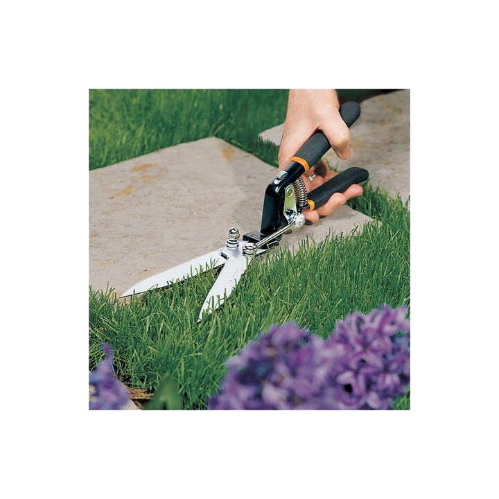 Fiskars 5in Steel Blade Grass Shear with Aluminum Handle, large image number 1