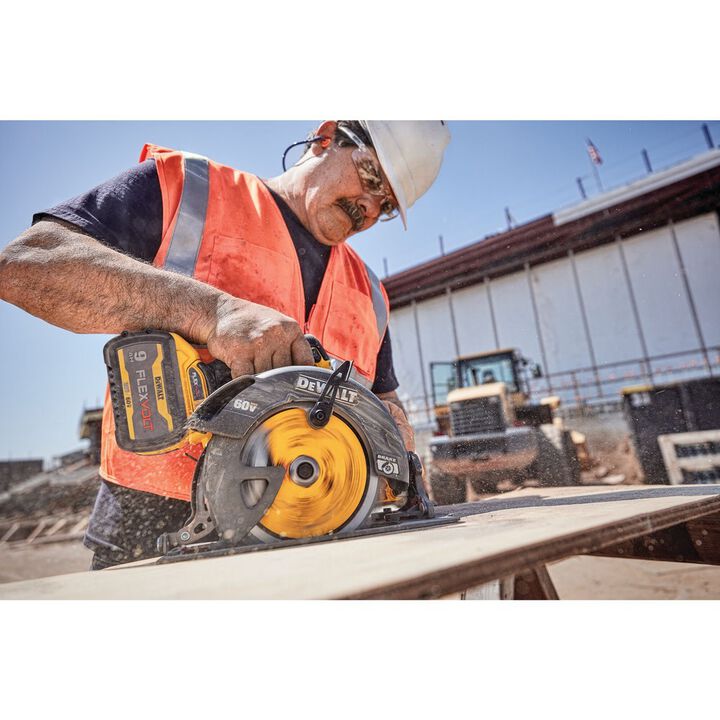 DEWALT 60V MAX 7-1/4 Inch Cordless Saw & 20/60V MAX 12Ah Battery Bundle, large image number 7