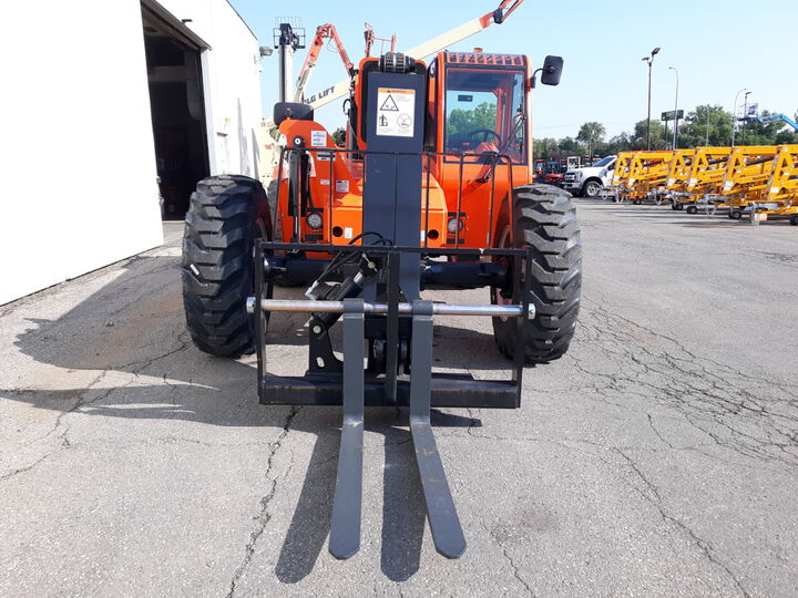 JLG SkyTrak 8042 Telehandler Max Lift Weight 8000 Lb. and Height 41' 11in, large image number 5