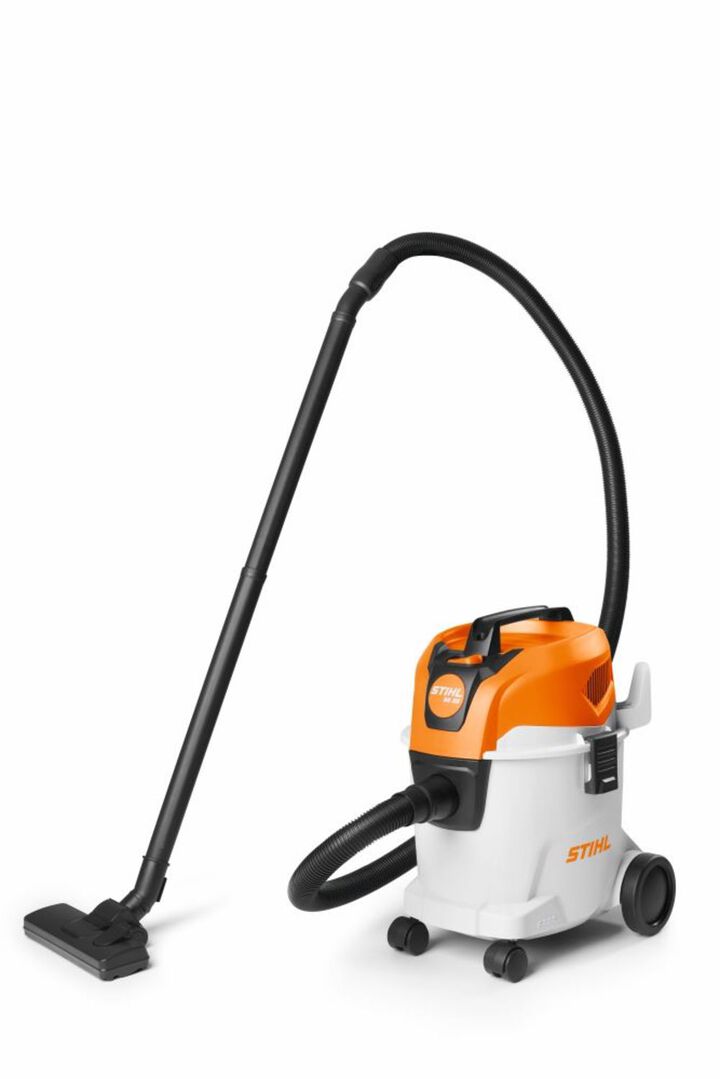 Stihl SE 33 Wet Dry Vacuum 3.2 Gallon