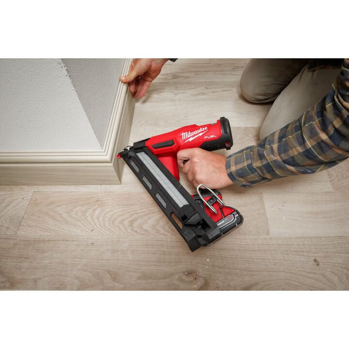 Milwaukee M18 FUEL 15 Gauge Finish Nailer Kit, large image number 9