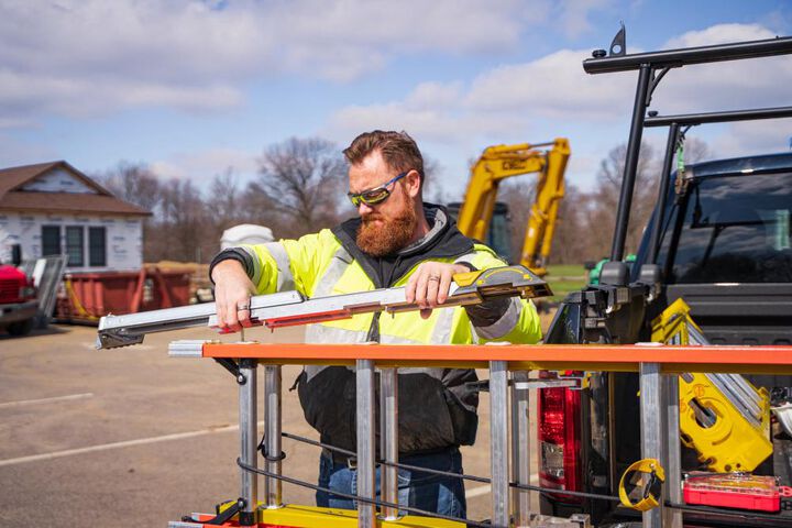 Werner LevelSafe Pro Automatic Ladder Leveler, large image number 18